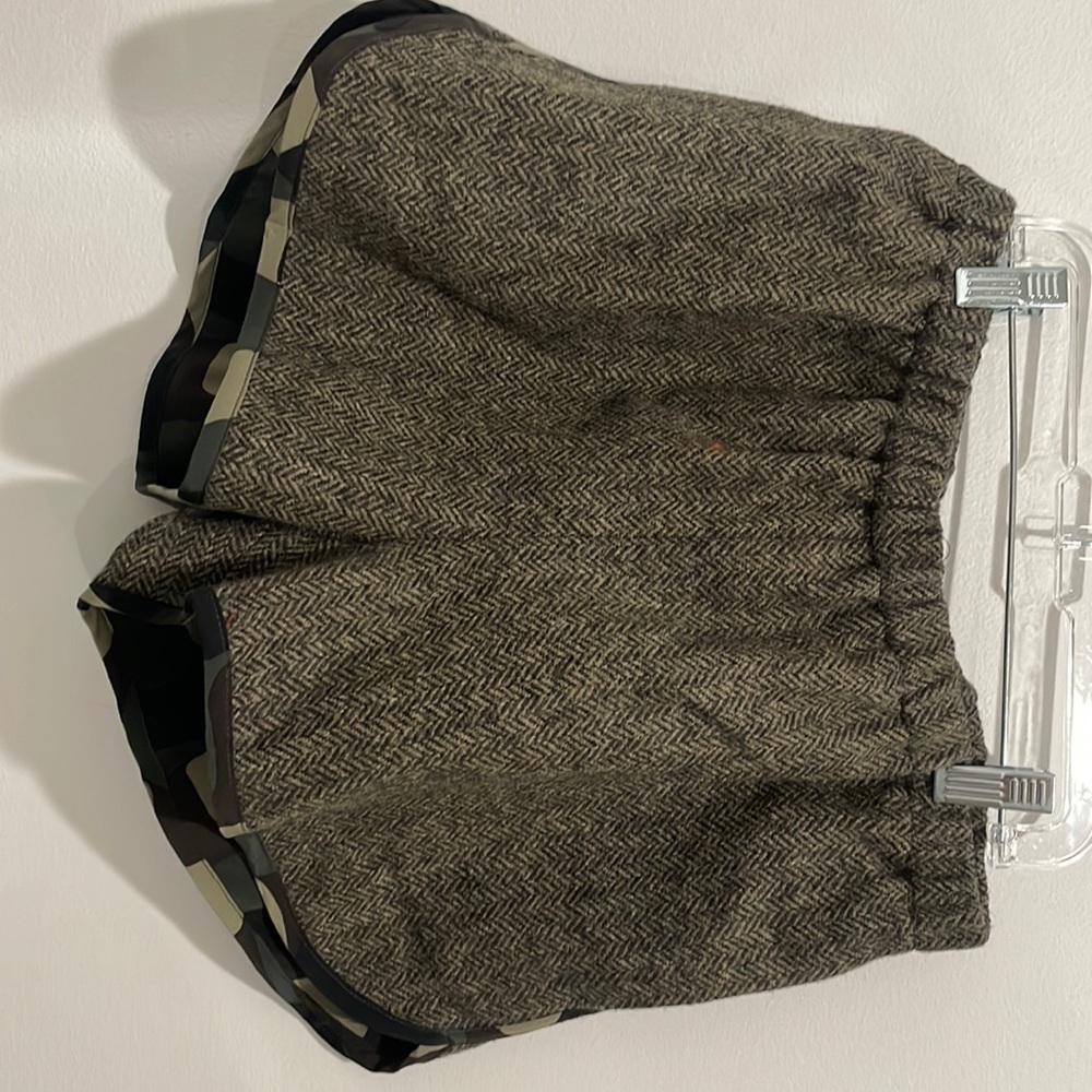 HARVEY FAIRCLOTH elastic waist shorts new! Camo lining small and medium